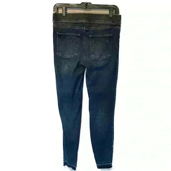 Spanx Distressed Skinny Ankle Jeans Medium - Picture 6 of 8